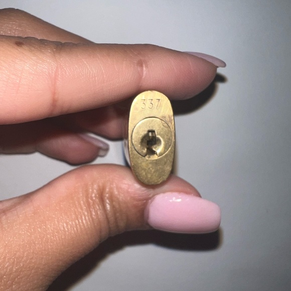 LV Lock # 337 (no key) with unbranded bracelet - Picture 5 of 6